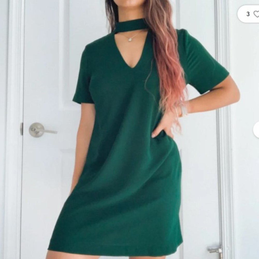 Zara Green V-neck Cut Choker Shift Dress